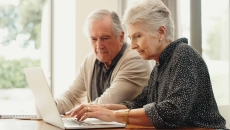 Senior couple searching for a Medicare plan