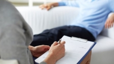 patient talking to psychologist