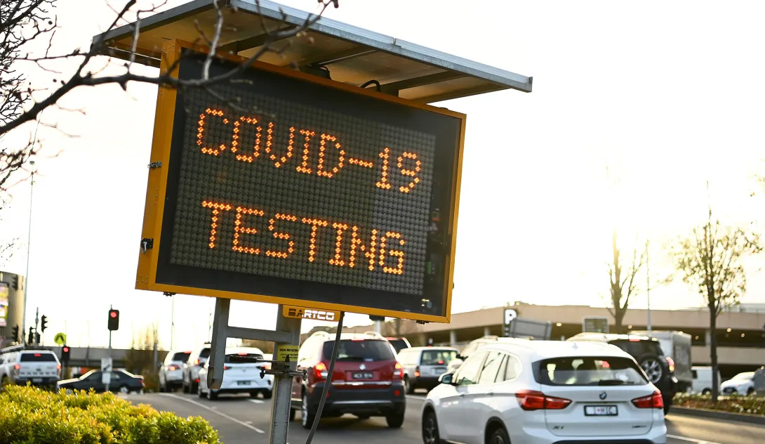Electronic road sign: COVID-19 testing